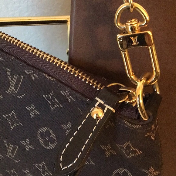 Louis Vuitton Idylle Mini Pochette - Picture 3 of 12